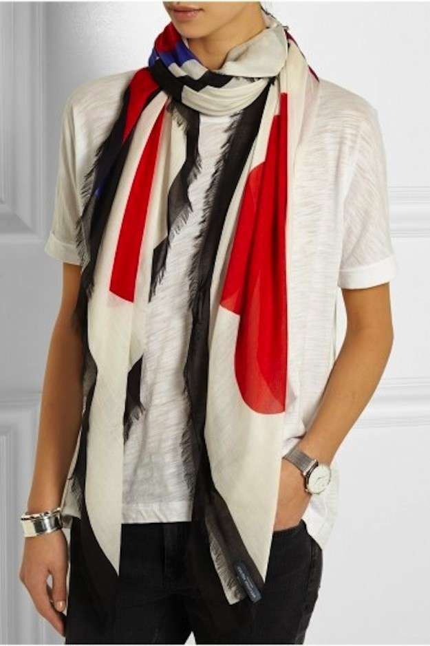 Pashmina in Simple Chic Look